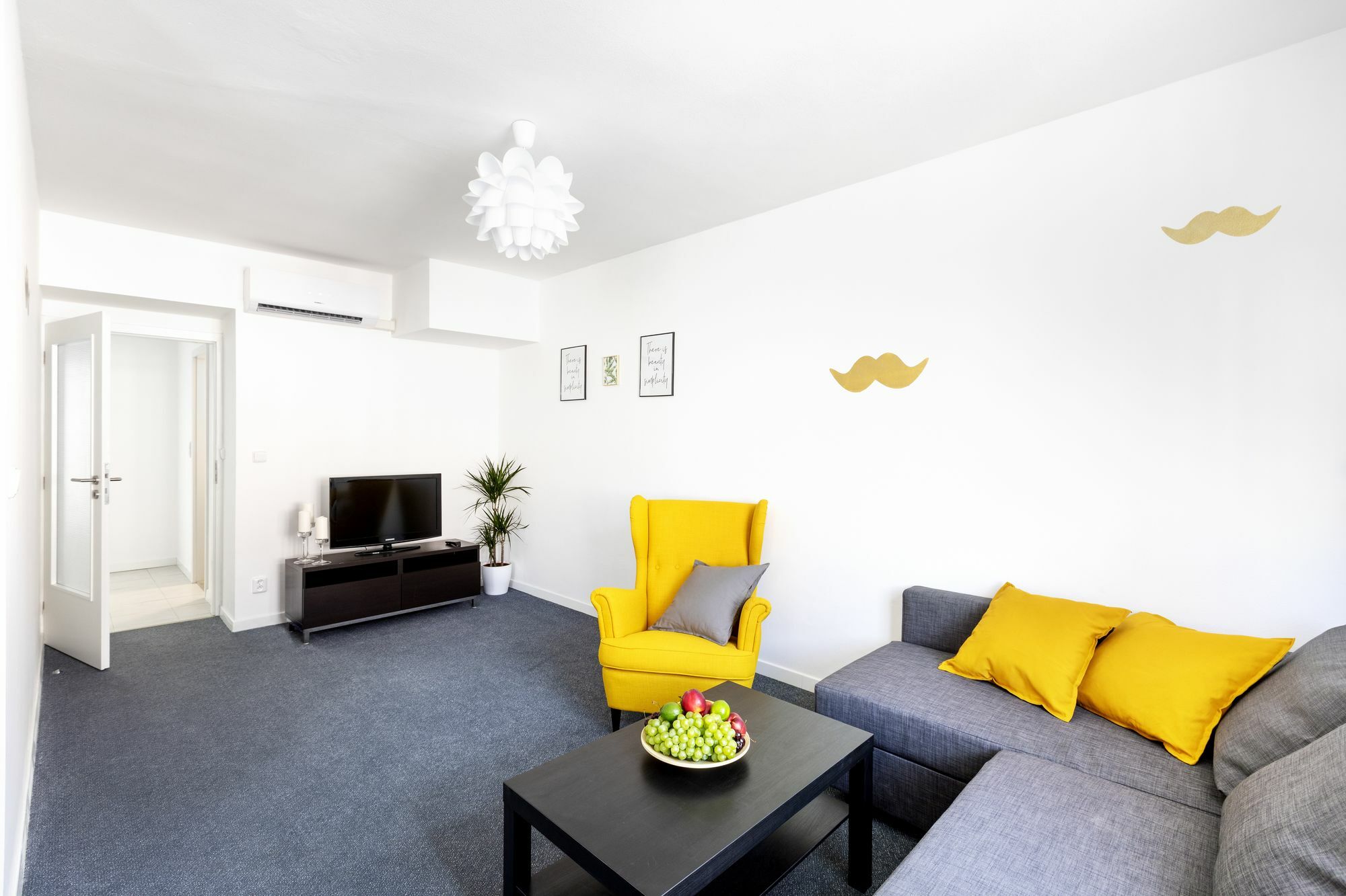 Little Tom Apartments Praha Bagian luar foto